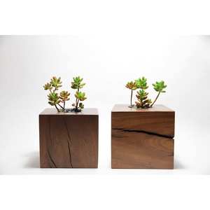 Vase en bois artisanal élégant à des fins décoratives, collection bambou et bois - Product Image 3