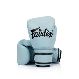 นวมชกมวยหนังแท้สีเขียว Fairtex - แบบเต็มนิ้ว ปรับได้ด้วยแถบตีนตุ๊กแก ระบายอากาศได้ดี ซับเหงื่อ สำหรับผู้ใหญ่ ฝึกศิลปะการต่อสู้ - Product Image 6