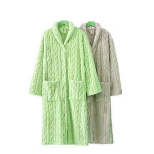 เสื้อคลุมมีฮู้ดผ้าฟลีซเนื้อนุ่มสำหรับผู้หญิง แขนยาว สวมใส่สบายในฤดูหนาว ดีไซน์ถักสีพื้น - Product Image 4