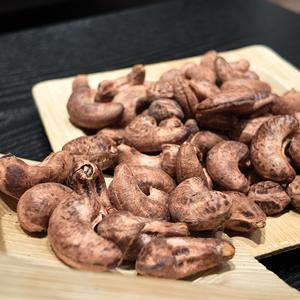 Noix de cajou de qualité supérieure, grillées et salées, grade W450, d'Afrique, pour les acheteurs en gros, prix compétitif, avec possibilité de fabrication OEM/ODM - Product Image 4