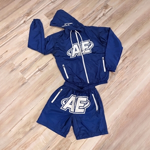 ชุดวอร์มผ้าฝ้าย 100% ระบายอากาศได้ดี พิมพ์ลายโลโก้  แบบ unisex  พร้อมแจ็คเก็ตมีฮู้ดและกางเกงขาสั้น  รับสกรีนลาย  มีตัวอย่างฟรีสำหรับผู้ชาย - Product Image 3