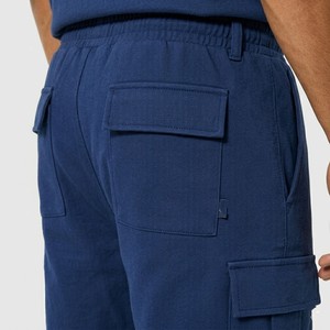 Conjunto de Ropa Deportiva para Hombre, Estilo Techwear, Color Azul Marino, Camiseta con Paneles en Contraste y Pantalones Cortos Cargo, Ropa Deportiva Urbana de Verano, Precio al por Mayor - Product Image 3