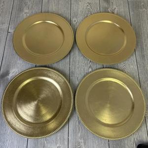 Assiettes de présentation dorées au design élégant, fabriquées en métal de haute qualité, avec couleur et dimensions personnalisables - Product Image 2