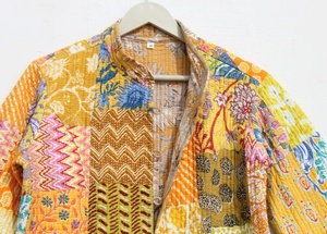 มาใหม่ Kantha แฮนด์เมดเย็บปะติดปะต่อกันอินเดียแฮนด์เมดแพทช์ทํางานแจ็คเก็ตเสื้อ Boho เสื้อแจ็คเก็ตสําหรับผู้หญิง - Product Image 2