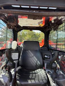 รถตักตีนตะขาบ Kubota SVL97-2 มือสอง เครื่องยนต์ดีเซล รถตักขนาดเล็ก สำหรับงานก่อสร้างและงานฟาร์ม - Product Image 4