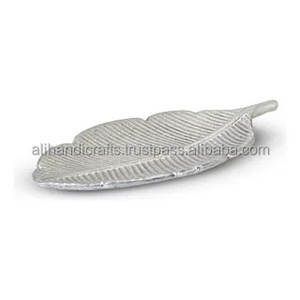 Plateau en forme de feuille aux lignes épurées – Organisez sans compromettre l'esthétique - Product Image 2