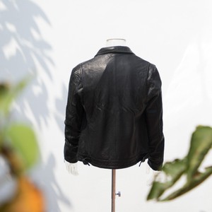 แจ็คเก็ตหนังสีดำสำหรับผู้ชายคุณภาพสูงจาก Furat Leathers - ดีไซน์แฟชั่น ระบายอากาศได้ดี กันลม คอตั้ง ปิดด้วยซิปด้านหน้า - Product Image 3