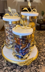 Pot à fruits secs en verre de luxe avec couvercle en feuille d'or, récipient de rangement décoratif, parfait pour la cuisine et les cadeaux, provenant d'Inde. - Product Image 2