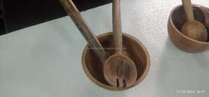 Bois de manguier Bois d'acacia Bois émaillé Bol de service avec cuillère pour ustensiles de cuisine de fournisseur indien - Product Image 3