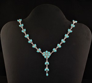 Breloque artisanale vintage en turquoise « La Belle Endormie » en argent sterling 925 avec pierre en forme de poire, bijou en pierre précieuse naturelle, cadeau pour femmes et hommes - Product Image 1