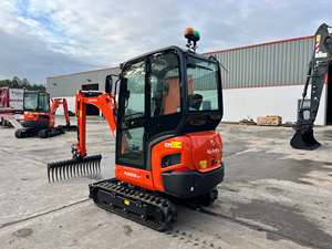 Mini-excavatrice Kubota KX019-4, design compact de 700 kg, puissance de 30 kW, garantie de plus de 5 ans, polyvalence inégalée - Product Image 1
