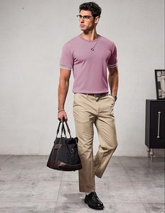T-shirt pour homme à manches courtes, coupe ajustée, couleur unie, col rond, en coton tricoté, vêtement décontracté, design à bordure contrastée - Product Image 1