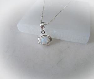 Collar de ópalo blanco de plata de ley, ópalo de fuego ovalado, joyería de piedra de nacimiento de octubre, elegante regalo para ella, collar de cumpleaños - Product Image 3