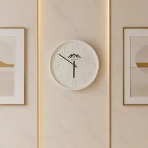Horloge murale analogique ronde minimaliste, finition blanche mate, design quartz, pour la décoration du salon, en plastique - Product Image 2