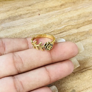 Anillo Floral Delicado Favorito del Mercado, Anillos Boho de Latón para Mujer, Chapado en Oro de 18k, Joyería Botánica con Flores, Anillo Hecho a Mano al por Mayor - Product Image 2