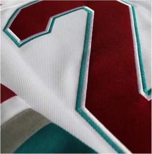 Maillot de hockey sur glace 100 % polyester personnalisé avec nom d'équipe, design respirant, prix de gros 2026 - Product Image 4