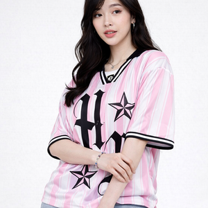 Camiseta de fútbol americano de malla a rayas rosas para mujer, cuello en V oversize, estilo streetwear con estampado gótico, OEM, marca privada, pedido al por mayor para mujer - Product Image 3