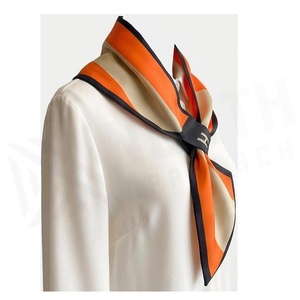 Pañuelo de Seda Cuadrado para Mujer, Diseño Color Block Naranja Beige, Elegante Accesorio de Moda Multifuncional para Todas las Temporadas - Product Image 3