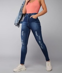 Jean en denim extensible de qualité supérieure pour femme - Coupe vintage ajustée au niveau du genou, taille mi-haute, avec finition claire/foncée/moyenne - Product Image 4