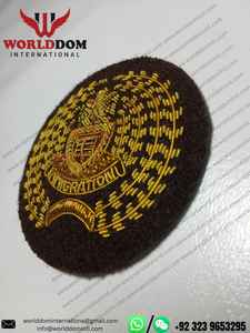 Casquettes et bérets d'officiers nigériens de haute qualité avec broderie artisanale en fil d'or - Product Image 6