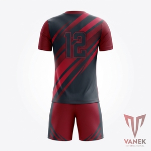 Tenue de basketball durable pour hommes avec short en jersey confortable, vêtements de sport légers et respirants en polyester, parfaits pour l'entraînement d'équipe - Product Image 6