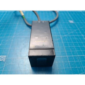 Capteur de faisceau laser SUNX LA-510P, utilisé comme pièce détachée d'équipement semi-conducteur d'occasion - Product Image 1