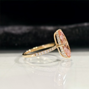 แหวนหมั้นทองคำขาว 14K สำหรับผู้หญิง รุ่นคลาสสิก ได้รับการรับรองจาก IGI เพชรสีชมพูสดใส 3 กะรัต เพชรเพาะเลี้ยงทรงมาร์คีส์ สำหรับวันครบรอบแต่งงาน - Product Image 3