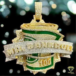 จี้โลโก้แฟชั่นที่กำหนดเองพร้อมรูปแบบหินเต็มรูปแบบและเพชร VVS Moissanite ที่ยอดเยี่ยม - Product Image 3