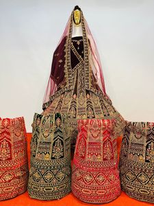 Velours de luxe mariée Lehenga tendance Gold Star Design avec miroir lourd complet, Jarkan, Big Flair & Long Choli en forte demande - Product Image 4