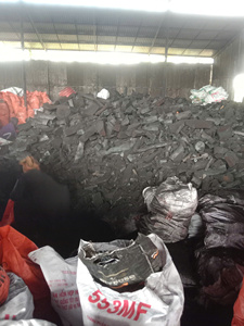 Charbon de bois de Khaya fabriqué au Vietnam |   Charbon de bois de qualité supérieure pour les restaurants de barbecue et les grossistes - Product Image 2