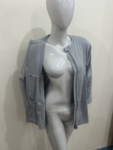 Chemise de récupération post-mastectomie pour femme avec fermetures éclair, poches de drainage et attaches pour maintenir les tubes de drainage, mélange polyester/coton - Product Image 4