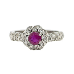 Bague de fiançailles de luxe en argent 925 plaqué rhodium avec pierre naturelle rose taille ovale, halo floral et bande pavée de zircons sertis à griffes - Product Image 1