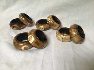 SAMI HANDICRAFTS ชุดแหวนผ้าเช็ดปากลายโรแมนติกที่ทนทาน ชุด 4 ชิ้น ของตกแต่งหลากสีธรรมชาติสำหรับการสังสรรค์ในครอบครัว/งานปาร์ตี้ - Product Image 4