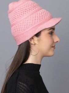 Gorro de Invierno Premium para Mujer, Diseño Casual con Bordado Geométrico, Suave y Cómodo, Tejido de Alta Calidad a Precio de Mayoreo - Product Image 2