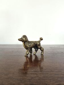 Sculpture de chien unique en laiton, faite à la main, centre de table pour décoration intérieure de luxe et cadeau décoratif - Product Image 2