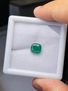 Émeraude naturelle certifiée IGI de qualité AAA, taille coussin, lueur excellente, couleur verte, origine Zambie, polissage parfait, 3,86 carats - Product Image 1