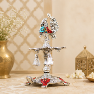 Lampe à huile religieuse décorative en pierre polie argentée, figurine d'oiseau, tortue Diya sur piédestal, pour la décoration des temples - Product Image 1