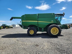 Moissonneuse-batteuse robuste S680 2012 haute performance pour approvisionnement en vrac - Product Image 2