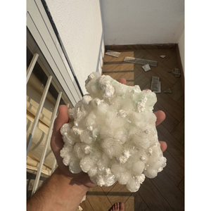 Grappe de cristaux décoratifs naturels d'apophyllite verte, de scolecite et de mordenite pour l'exposition - Product Image 1