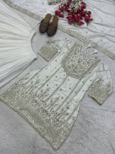 ชุดเสื้อผ้าแบบดั้งเดิมสำหรับงานปาร์ตี้ ประกอบด้วยเสื้อและกางเกงพลัสโซ พร้อมผ้าคลุมไหล่  งานปักอย่างประณีต  ผ้าไหมชีนอน  ยี่ห้อ FATEMA FASHION แห้งเร็ว - Product Image 5