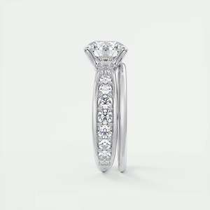Bague de fiançailles solitaire à tige fendue avec diamant rond de laboratoire de 2,80 carats et pavé cintré en or blanc 14 carats - Product Image 4