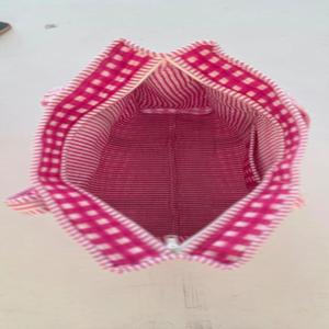 Quilted Cotton Geometric Pattern Tote Bag with Zipper Closure Shopping & Travel Bag - Product Image 3