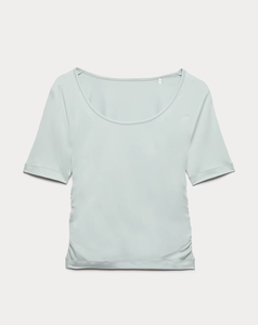 เสื้อครอปท็อปคอเหลี่ยมแขนสั้นสีฟ้าอ่อนสำหรับผู้หญิง ปี 2026 สวมใส่สบาย ระบายอากาศได้ดี ผลิตจากโพลีเอสเตอร์ สีพื้น ทรงปกติ  สำหรับใส่ลำลอง - Product Image 1