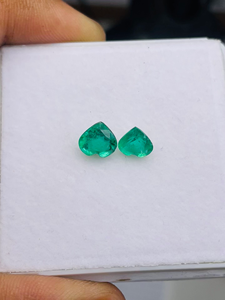 Esmeralda Natural Corte Corazón Origen Zambia 2 Piezas 2.11 Quilates Calidad AAA Certificado IGI Brillo Excelente Color Verde 5-8mm Tratamientos - Product Image 6