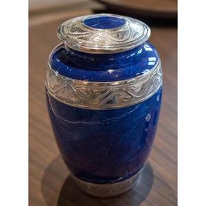 Nouvelle Urne Funéraire Bleue Turquoise à Motif Floral Gravé, Urnes Funéraires Artisanales pour Adultes, Fournisseur de Cérémonies Funéraires, Meilleur Prix - Product Image 1