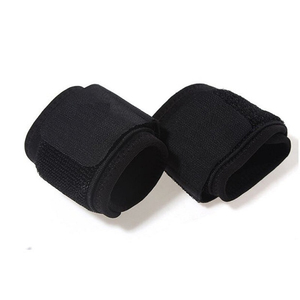 สายรัดข้อมือแบบปรับได้ ระบายอากาศได้ดี สำหรับยกน้ำหนัก ฟิตเนส รองรับการออกกำลังกาย ผ้าฝ้ายยืดหยุ่น สีดำ ใช้ได้ทุกเพศทุกวัย ทุกฤดูกาล - Product Image 3