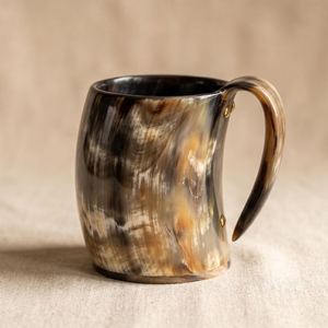 Mug en corne élégant, fabriqué artisanallement, motif uni, durable et magnifique, avec une touche historique – Possédez une œuvre d'art durable. - Product Image 5