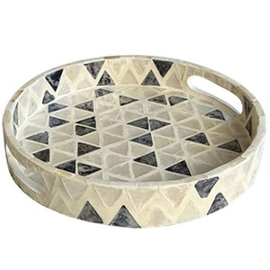 Bandeja de servir redonda ecológica con incrustaciones de nácar, bandeja decorativa de lujo con mosaico de nácar y asas para mesa de centro o otomana. - Product Image 2