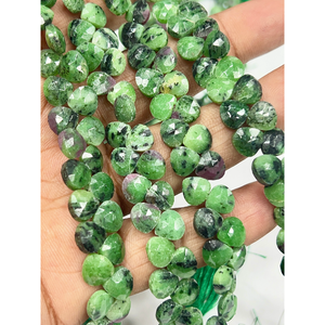 Cuentas facetadas de zoisita verde natural AAA en forma de corazón, aproximadamente 6-7 mm. Cuentas Sueltas de Piedras Preciosas de 8 Pulgadas para Joyería - Product Image 1