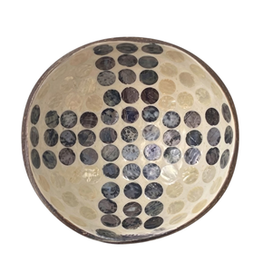 Bol en coquille de noix de coco avec motifs décoratifs gravés, matériau éco-responsable, finition polie pour cuisines - Product Image 2